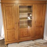 Trade library with showcase