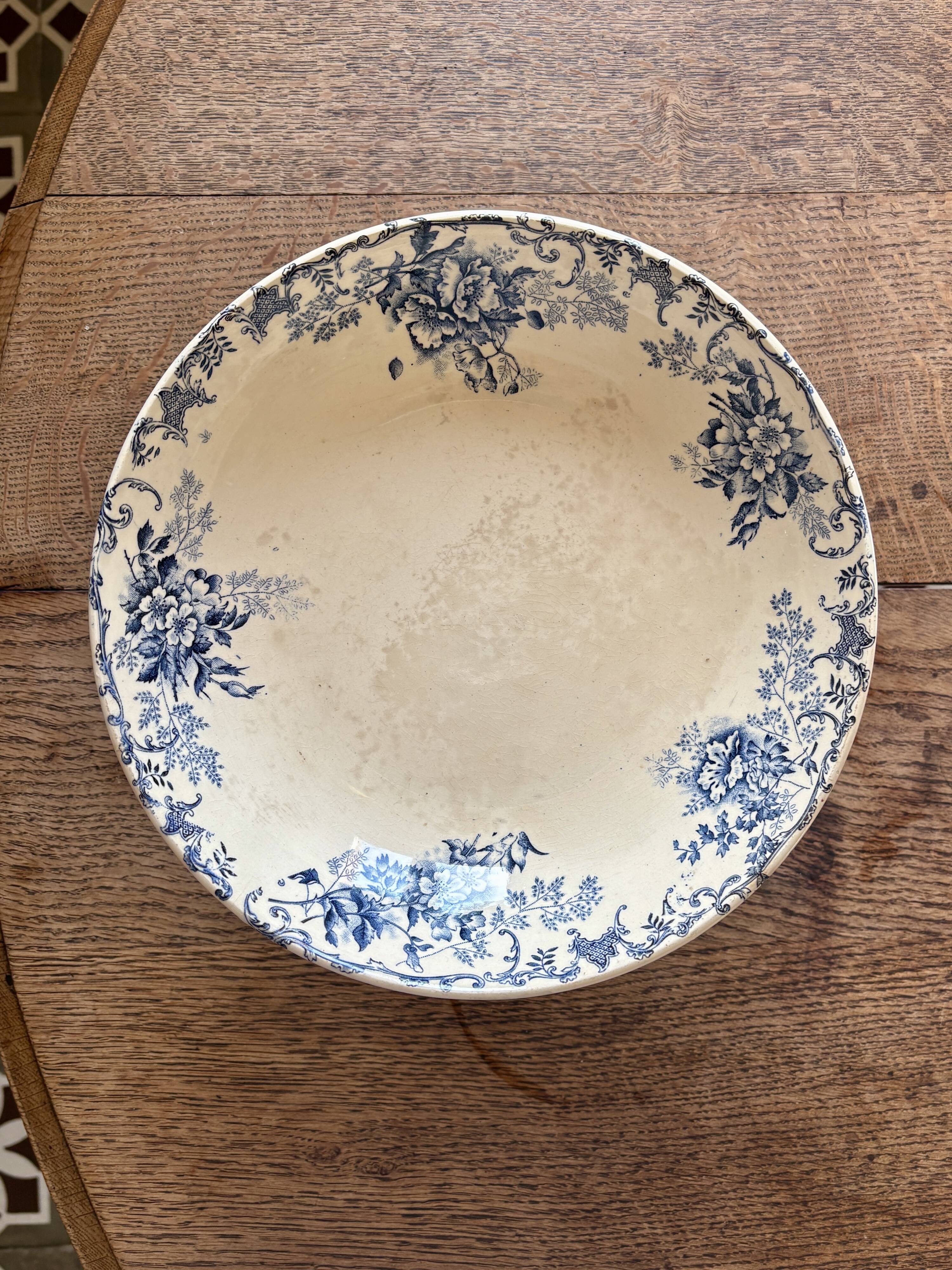 Antique ironstone fruit bowl - L'Oréal model by Boulanger