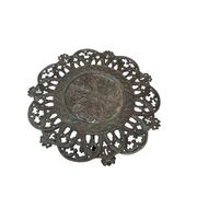 Ensemble de 2 coupes gothiques en bronze, années 1950