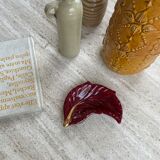 Plat feuille Vallauris rouge bordeaux
