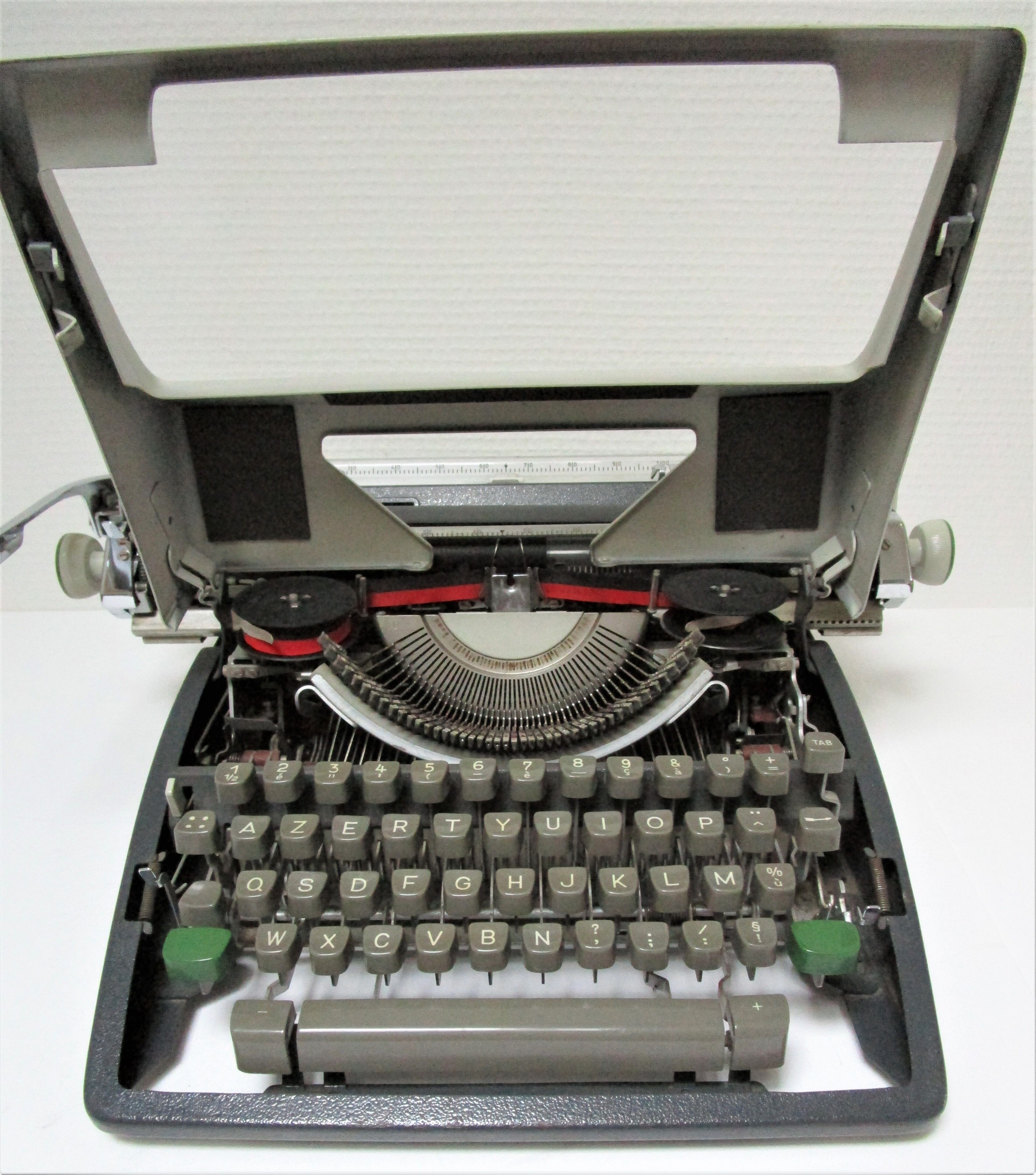 typewriter Olympia metal large cart A3 years 60