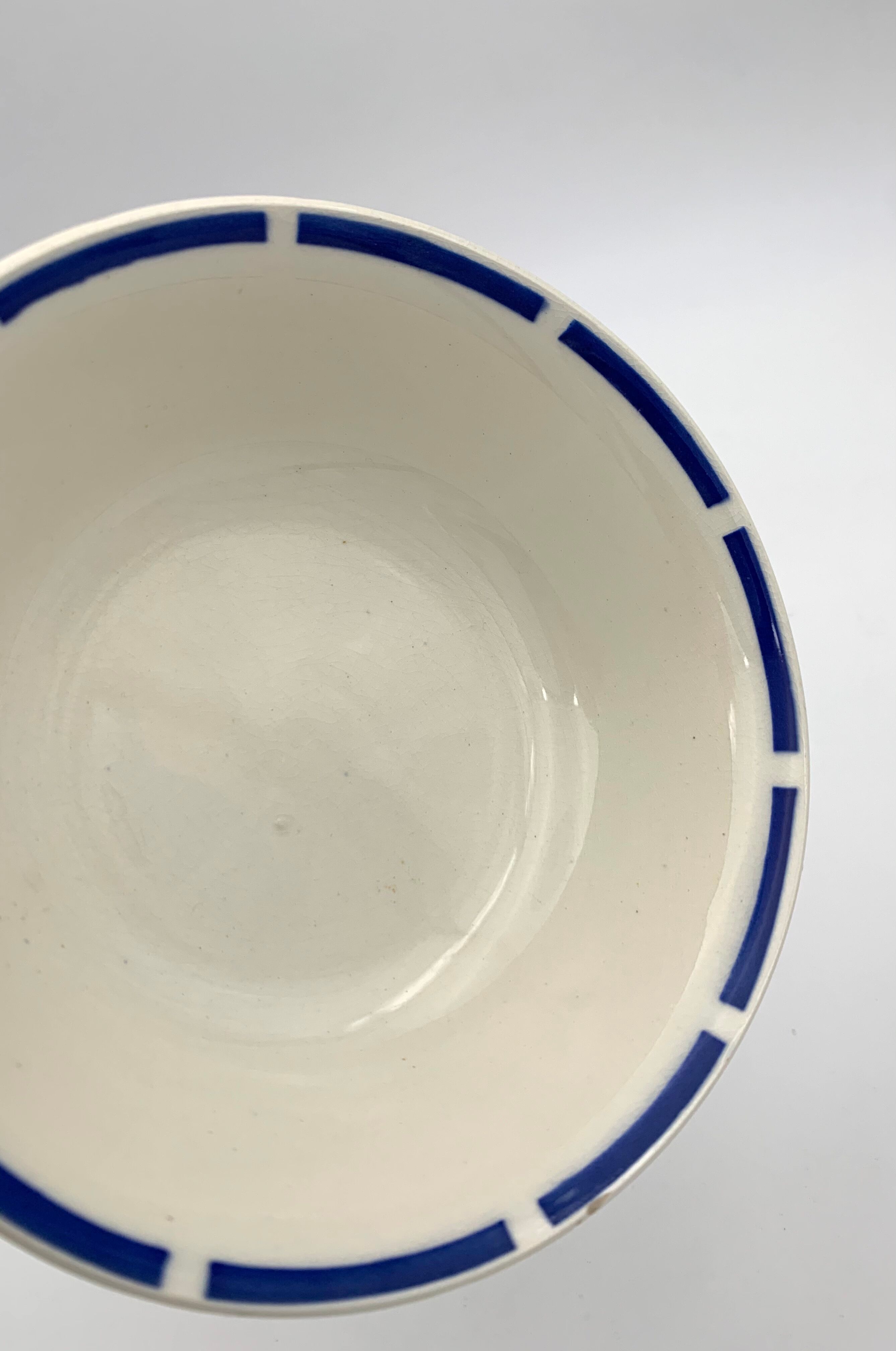 Two vintage cups in white earthenware, blue ledé 1950