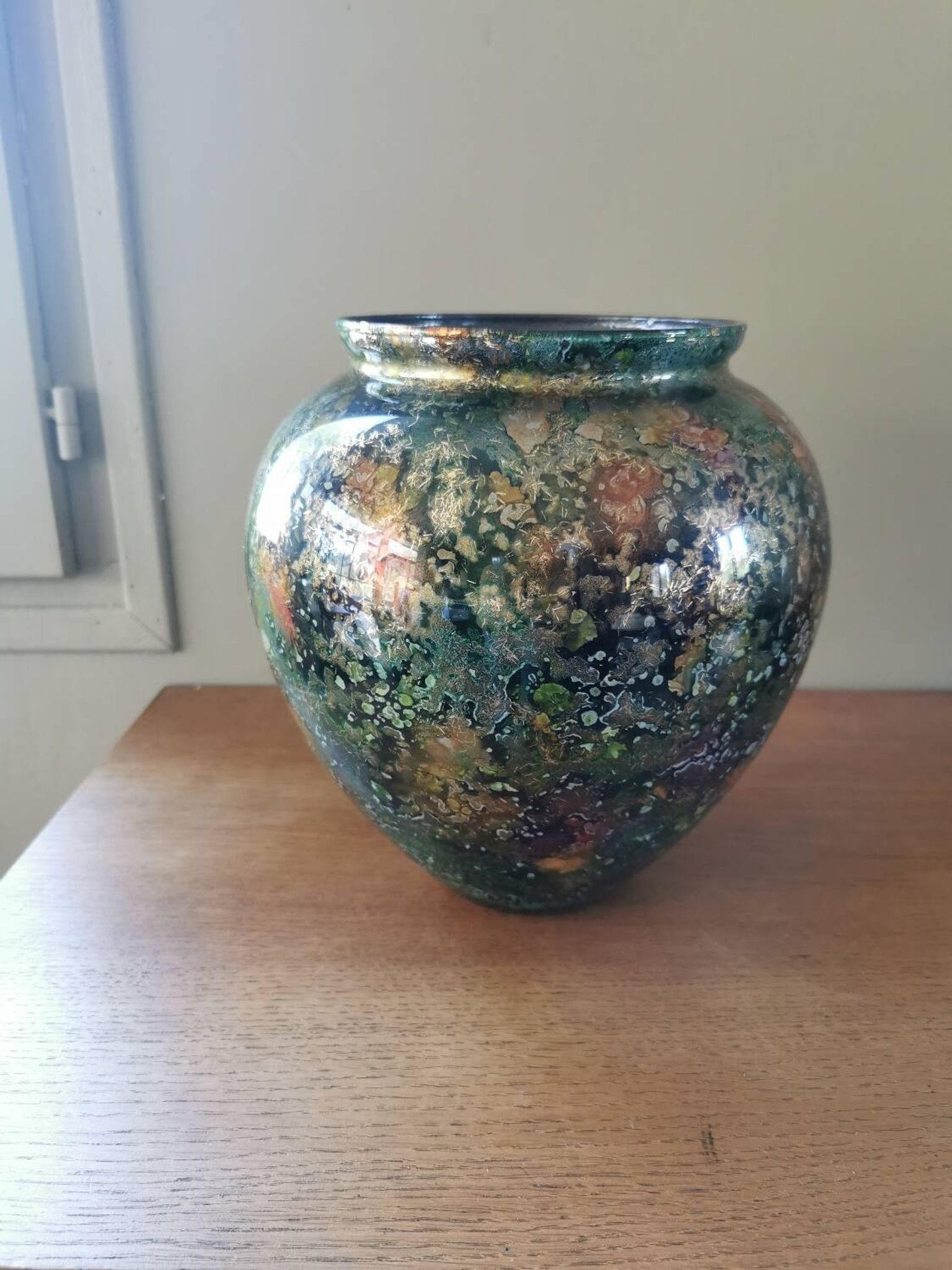Eglomise Lacquered Glass Vase Line