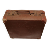 Small old suitcase to revamp