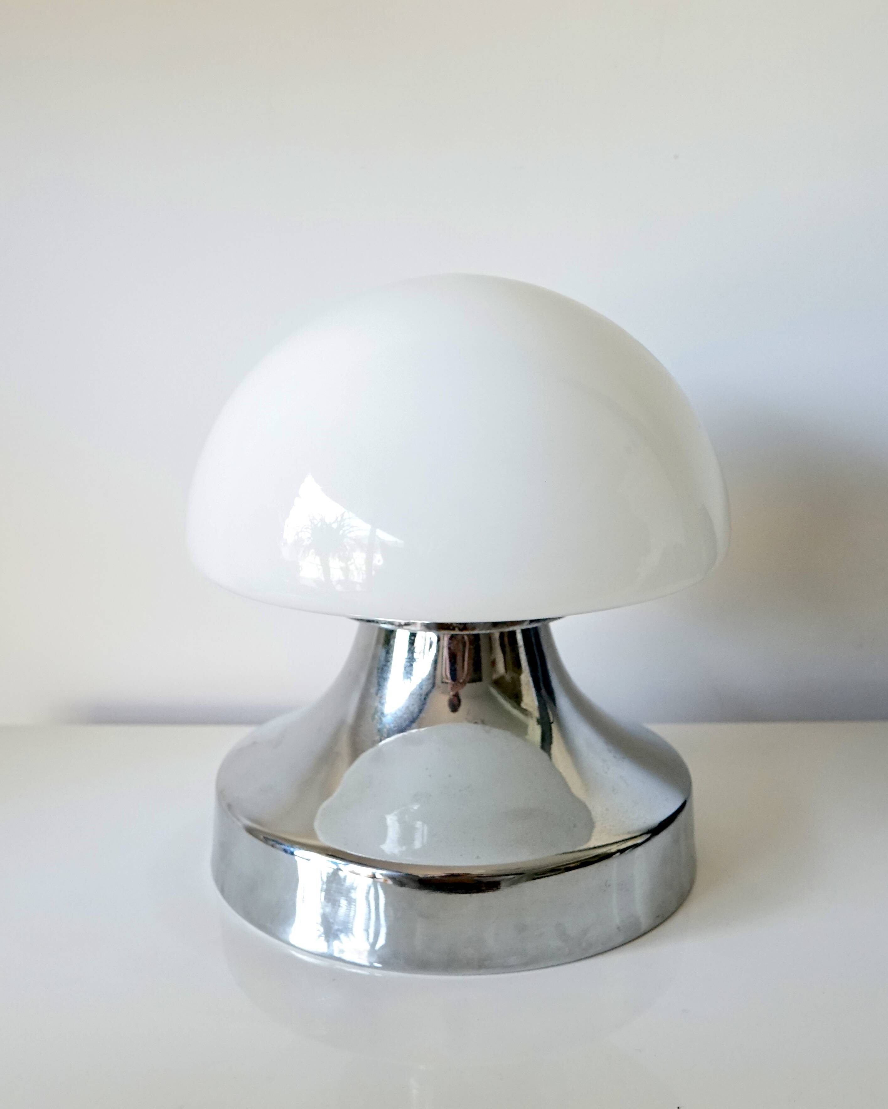 Space Age mushroom table lamp in chrome and opaline glass, 1970s