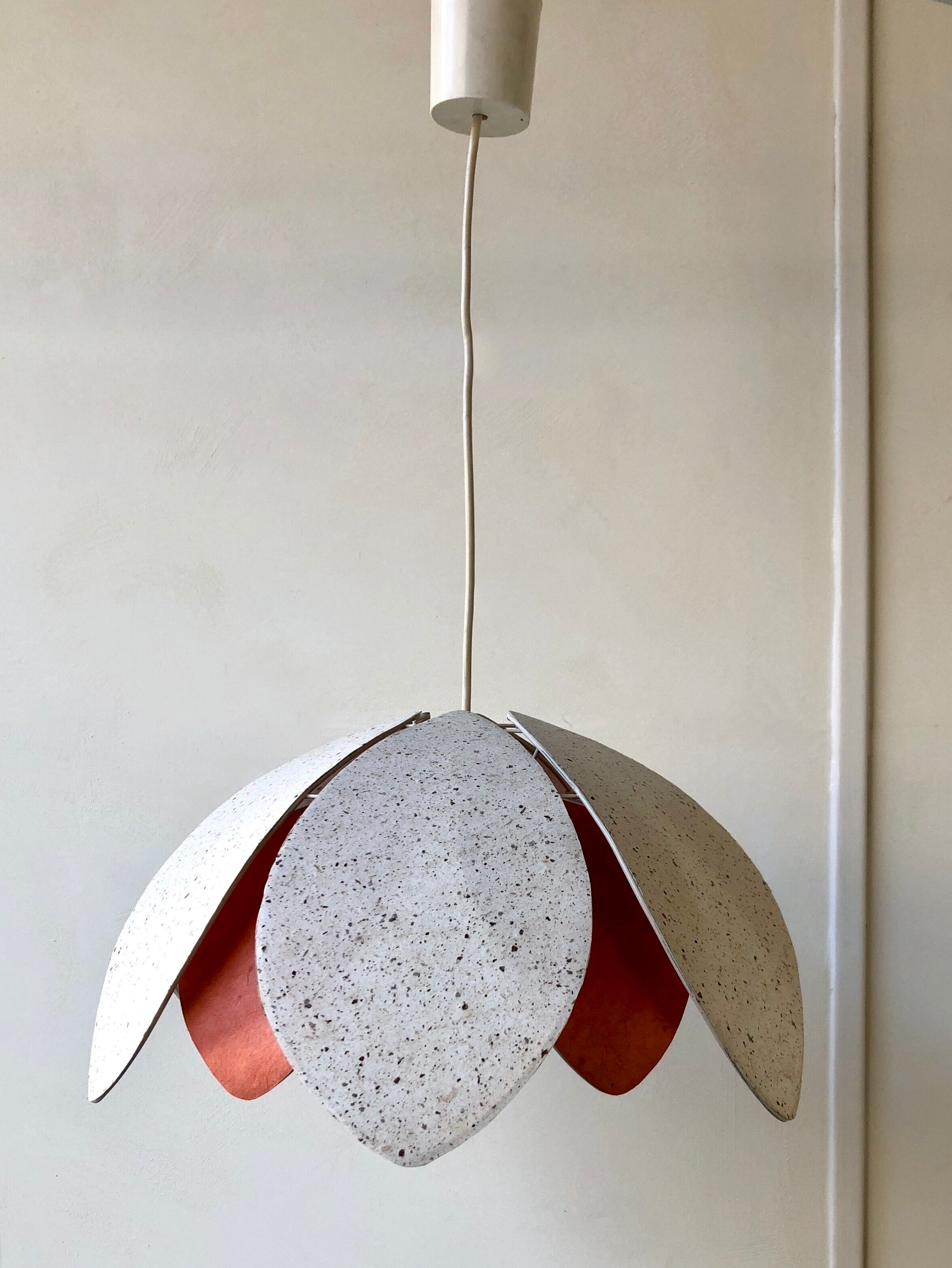 Suspension lamp flower
