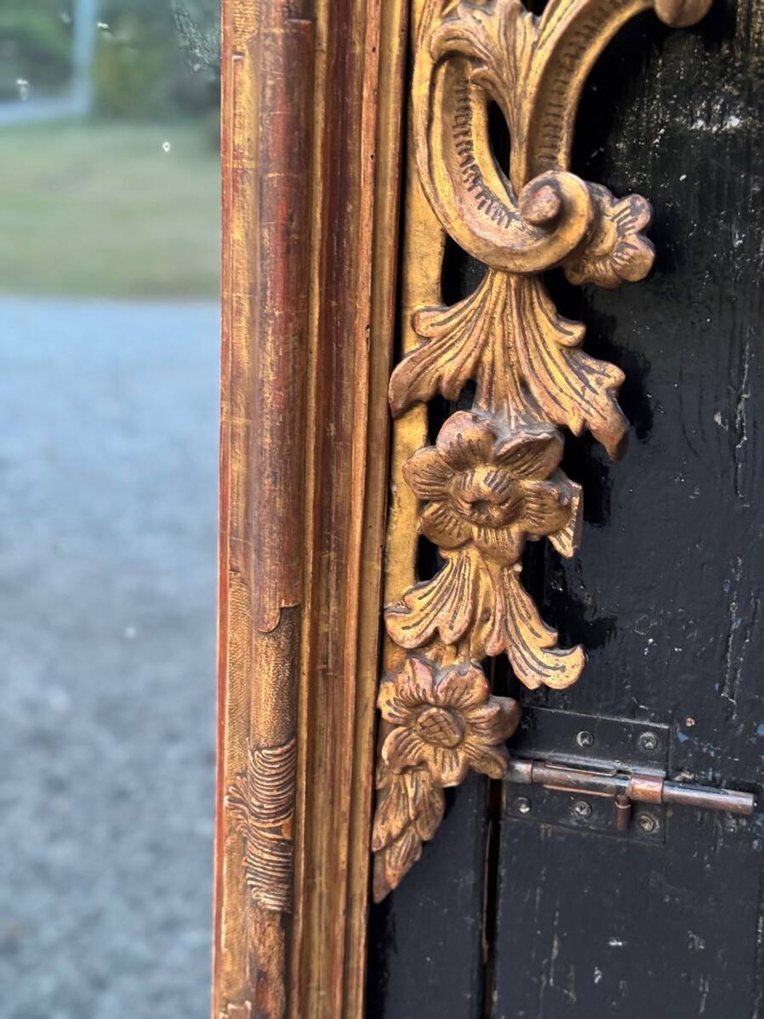 Venetian mirror in carved and gilded wood, circa 1880