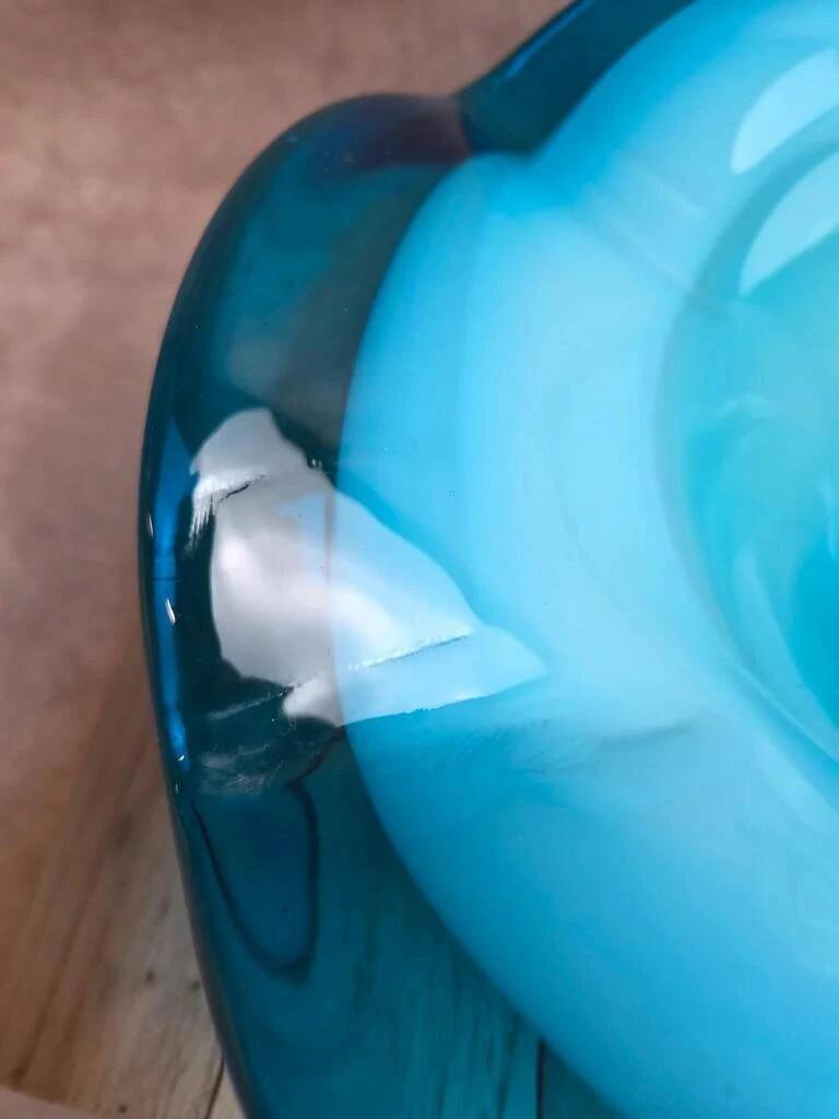 Large vintage blown glass bowl in turquoise – Murano style – applied flower