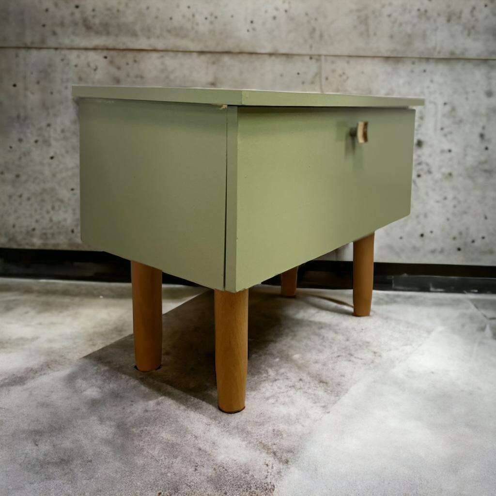 Vintage bedside table / mini cabinet