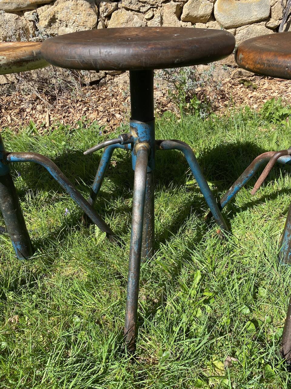 6 adjustable industrial workshop stools, 50s/60s