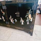 Vintage enfilade chinois laqué avec incrustations