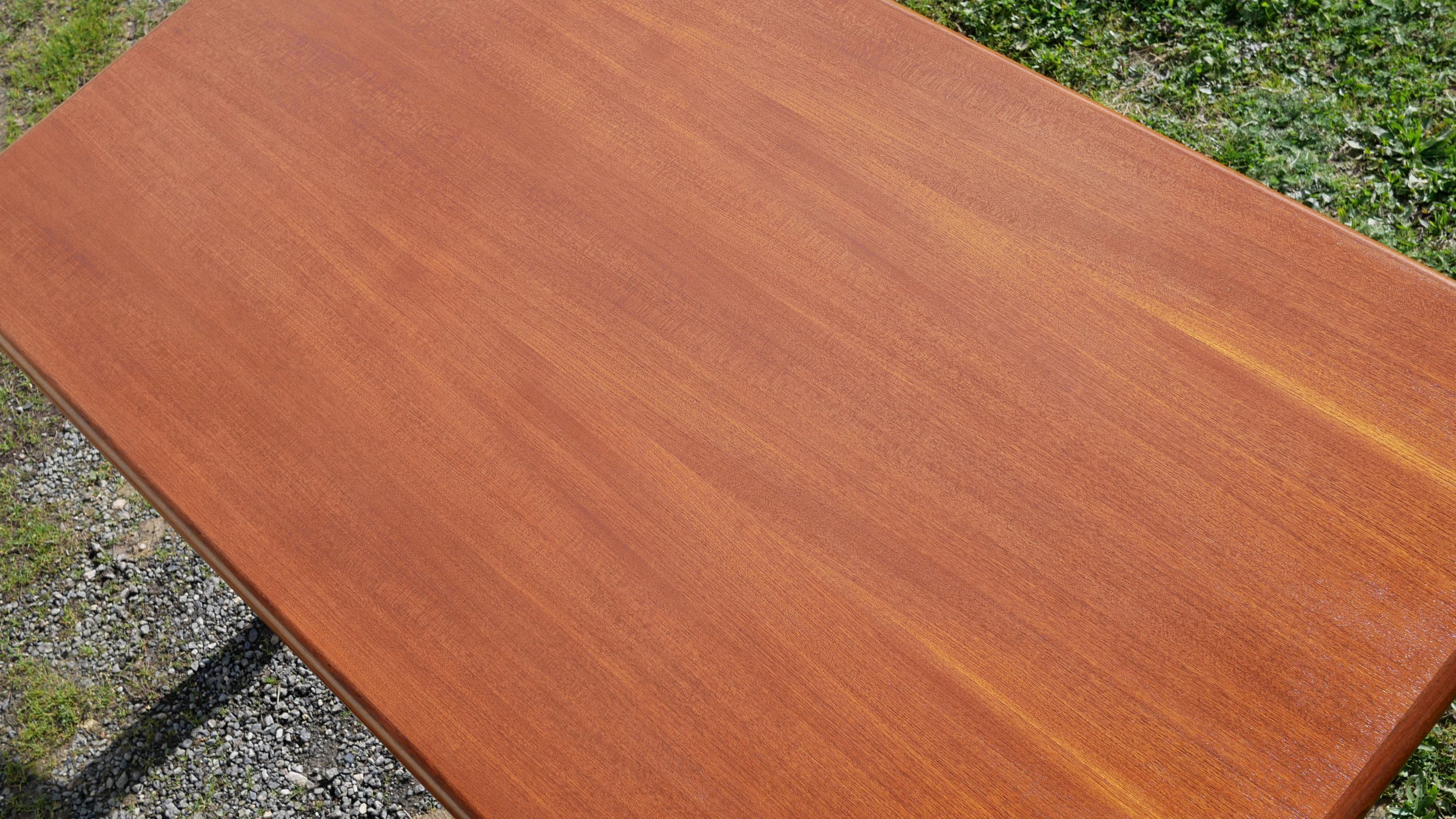 Table de repas scandinave en teck