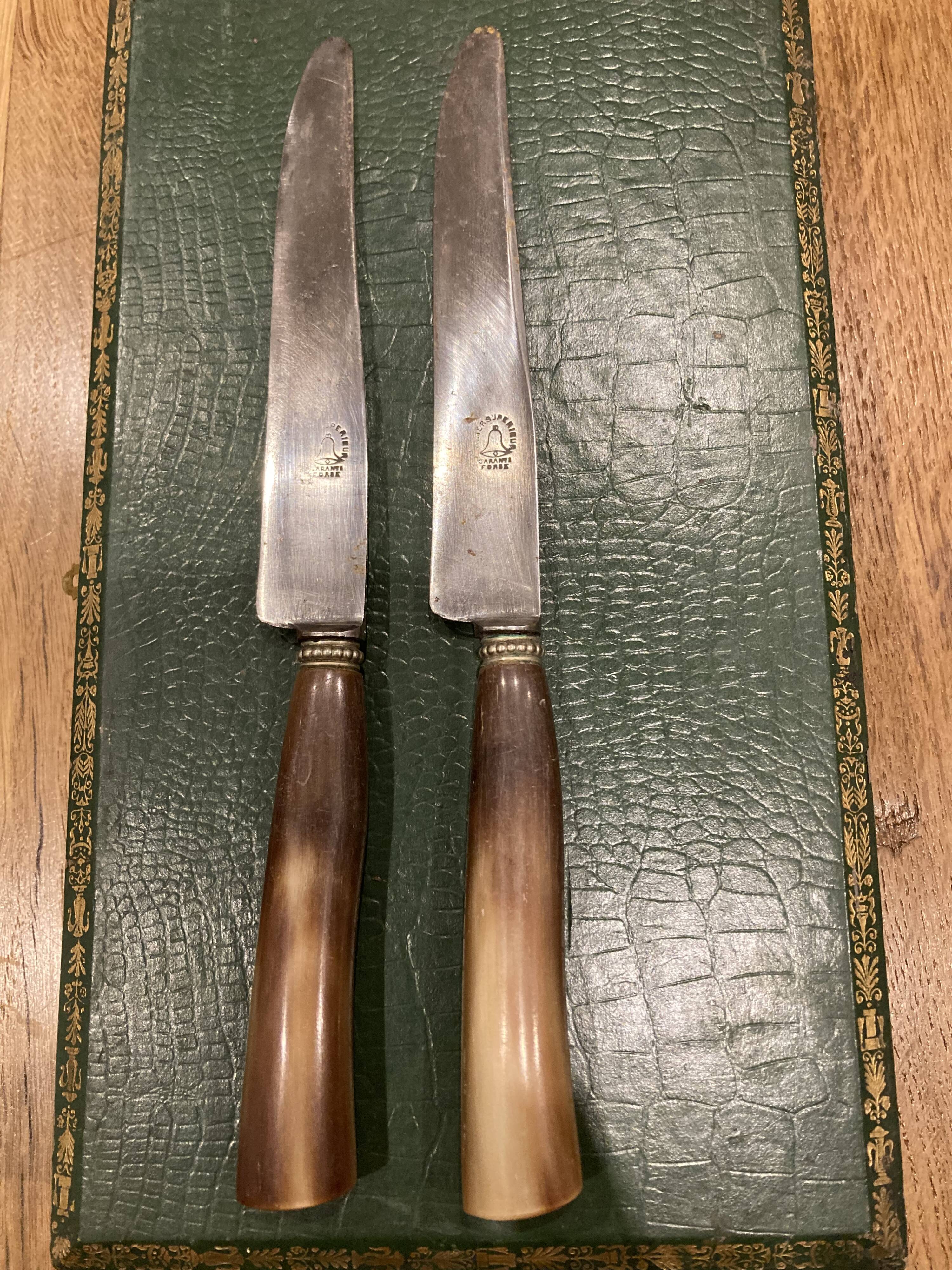 Box of 12 horn-handled knives