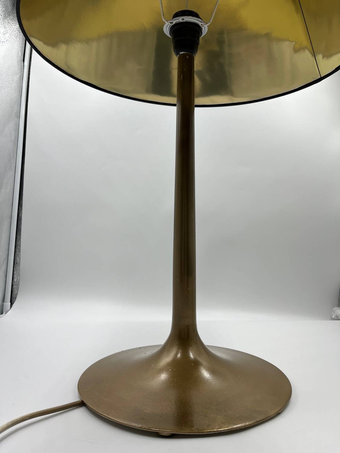 Lampe de table or vintage