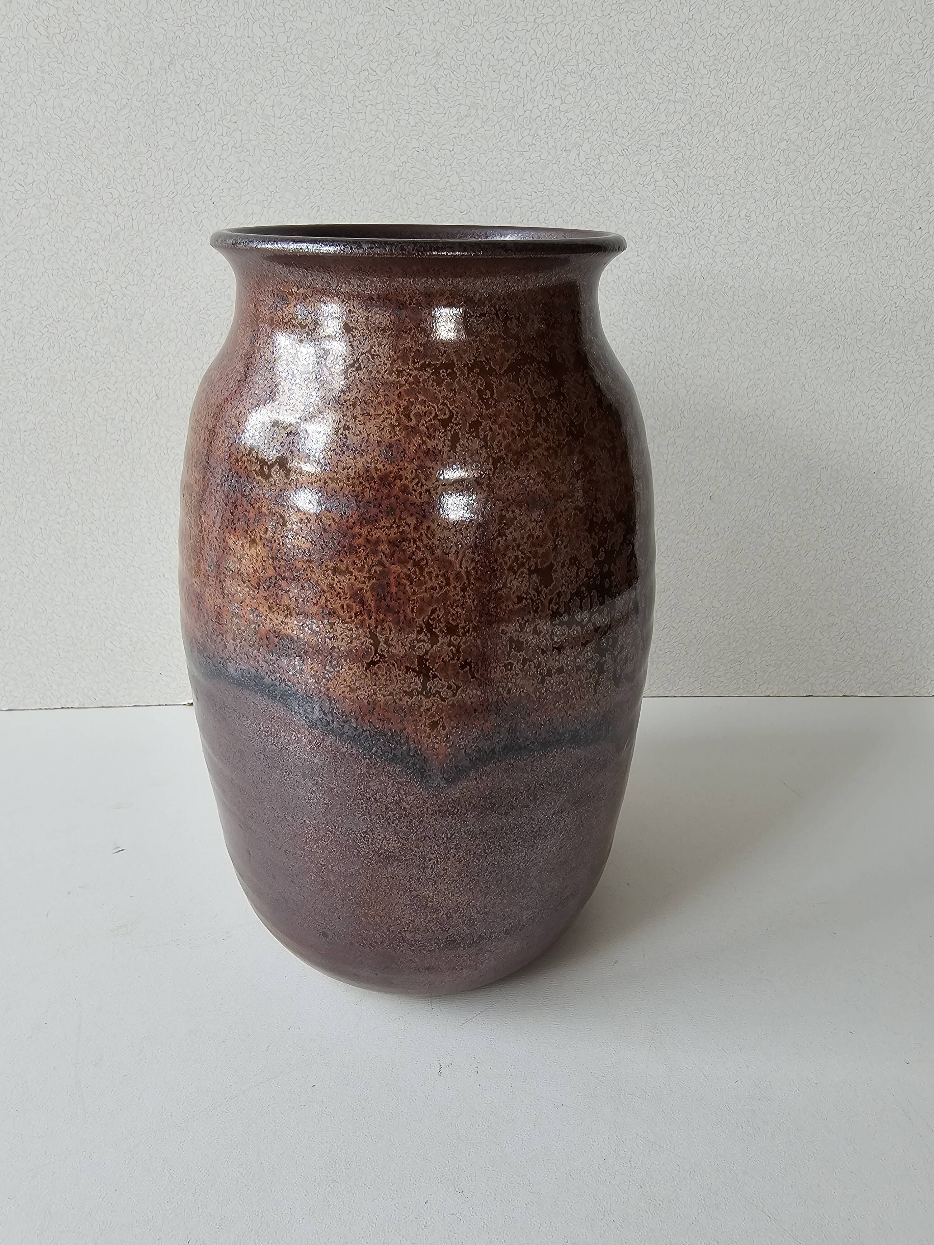 Bordeaux ceramic vase, height 19cm, Signed (Signature to be identified)