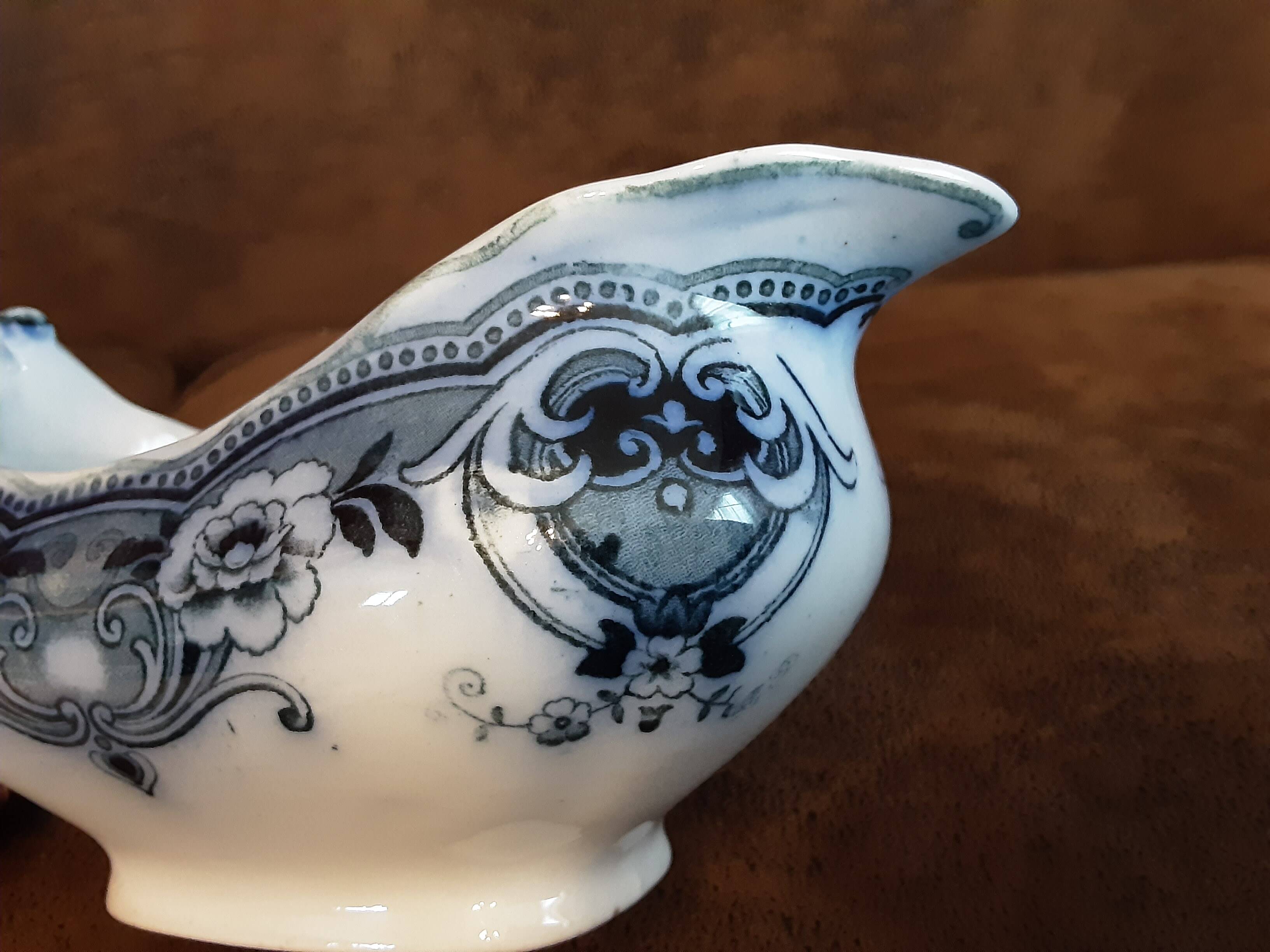 Sugar bowl F & Sons L TD Burslem