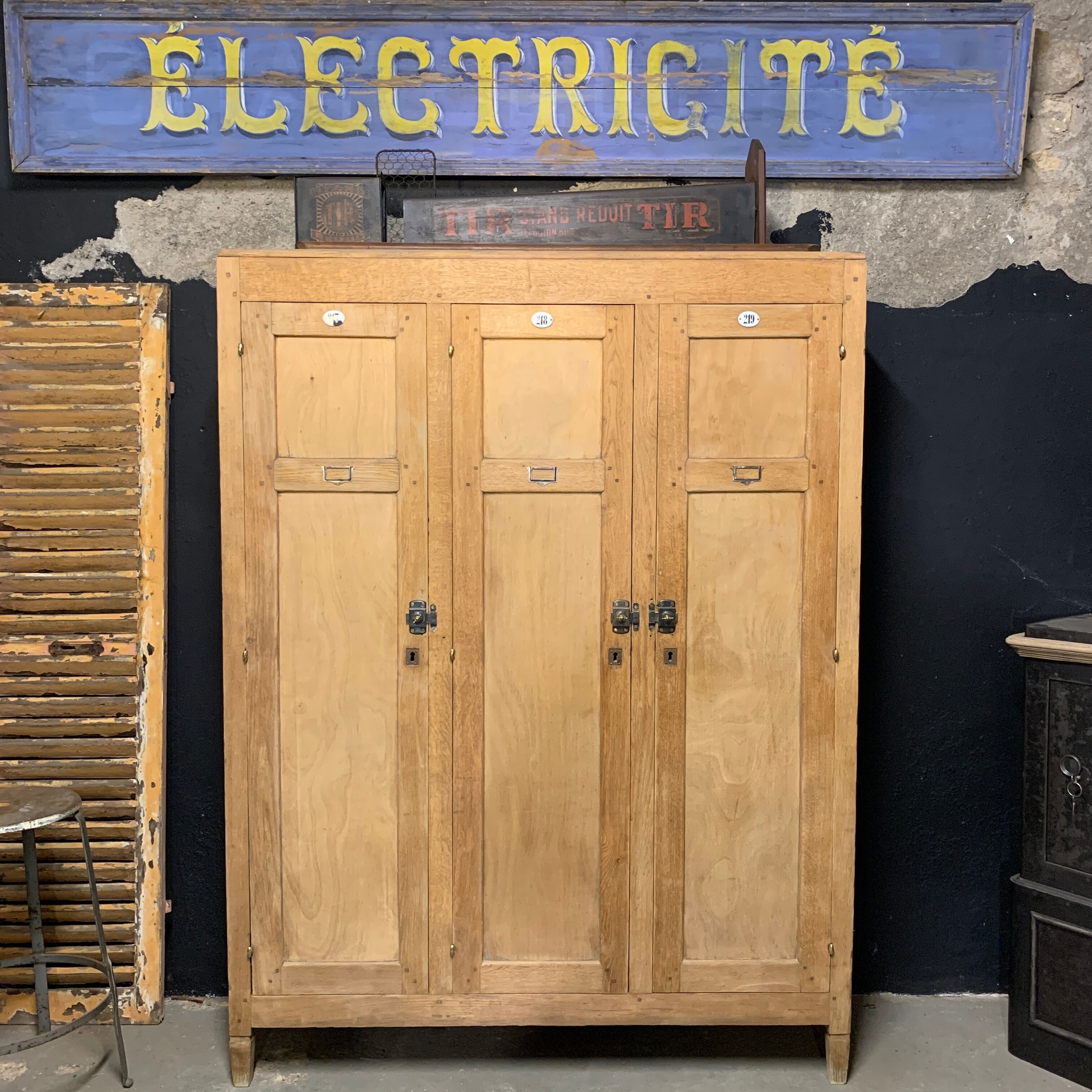 Old industrial cloakroom 1910 in oak and enamelled plate