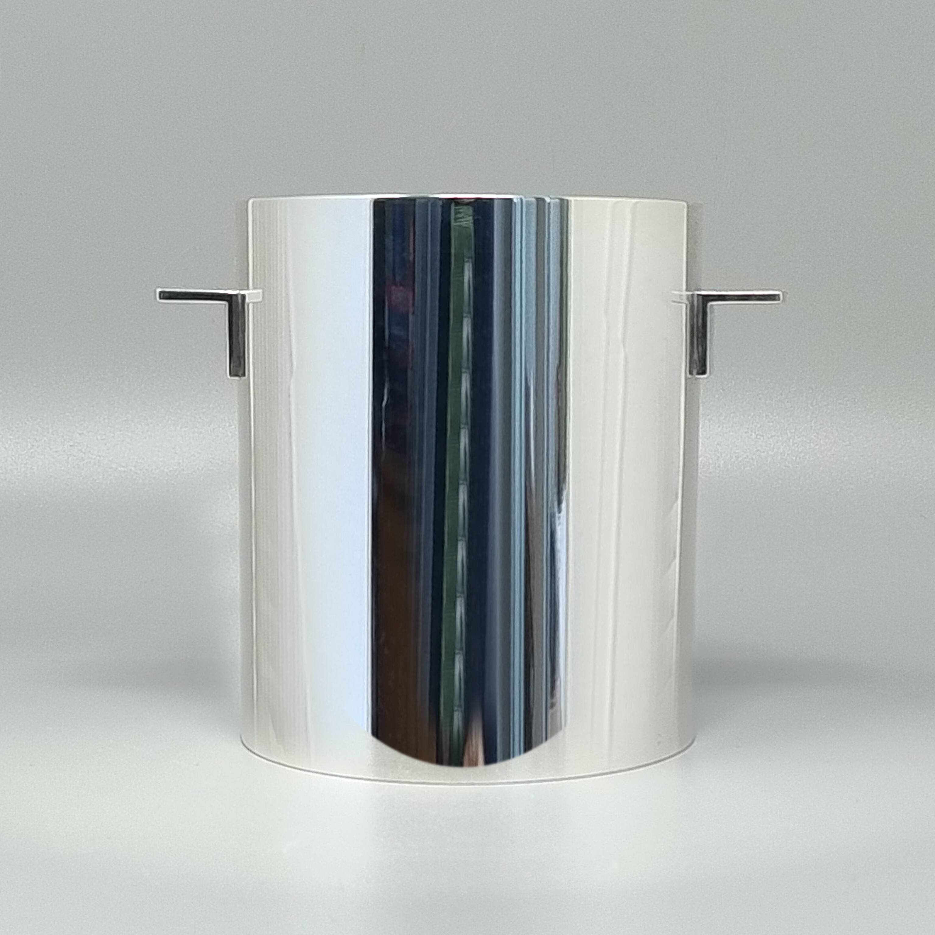 1960s Gorgeous Ice Bucket by Durousseau & Raynaud in Silver Plated. Made in