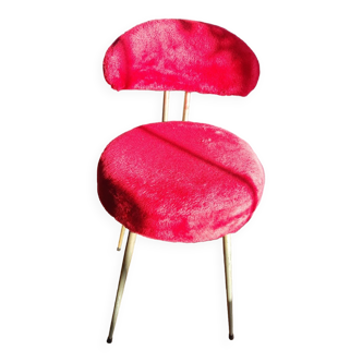 Red moumoute chair
