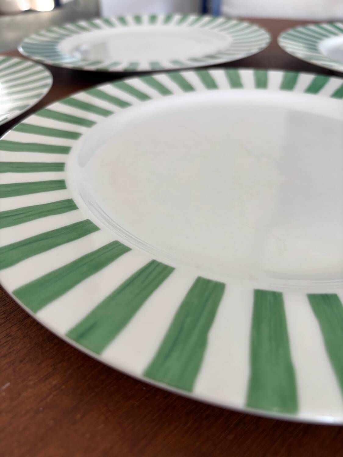 Set of 8 large Guy Degrenne flat plates, vintage green pareo model