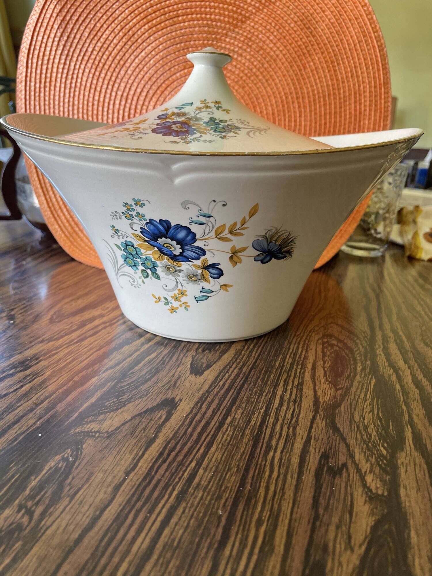 Soup tureen manufactured by Moulins des Loups.