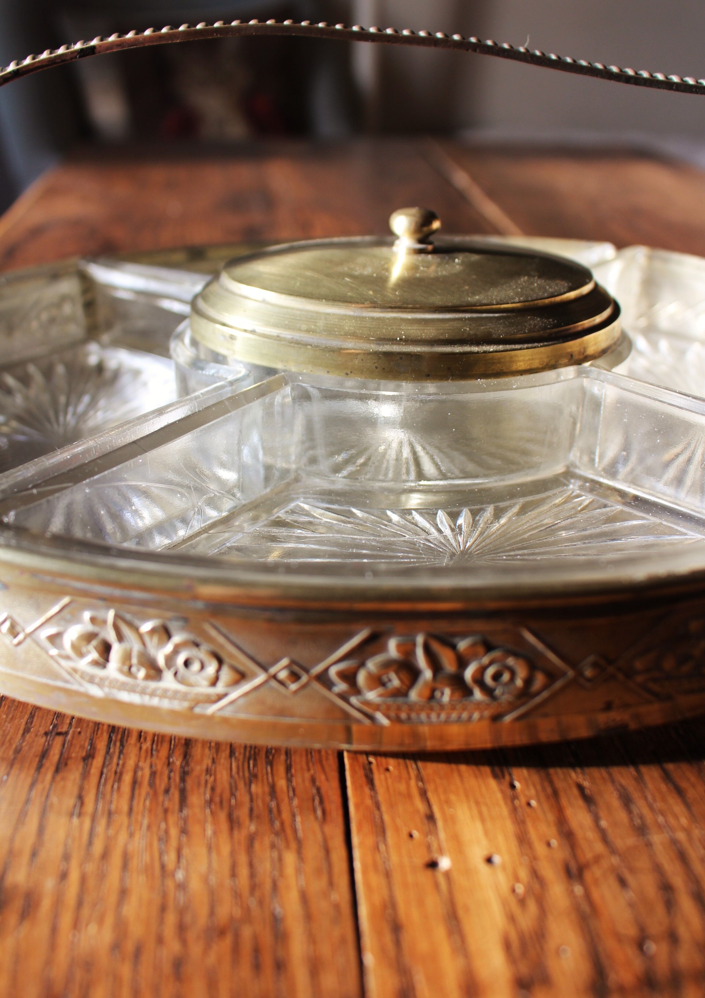 Aperitif tray golden metal brass glass compartments
