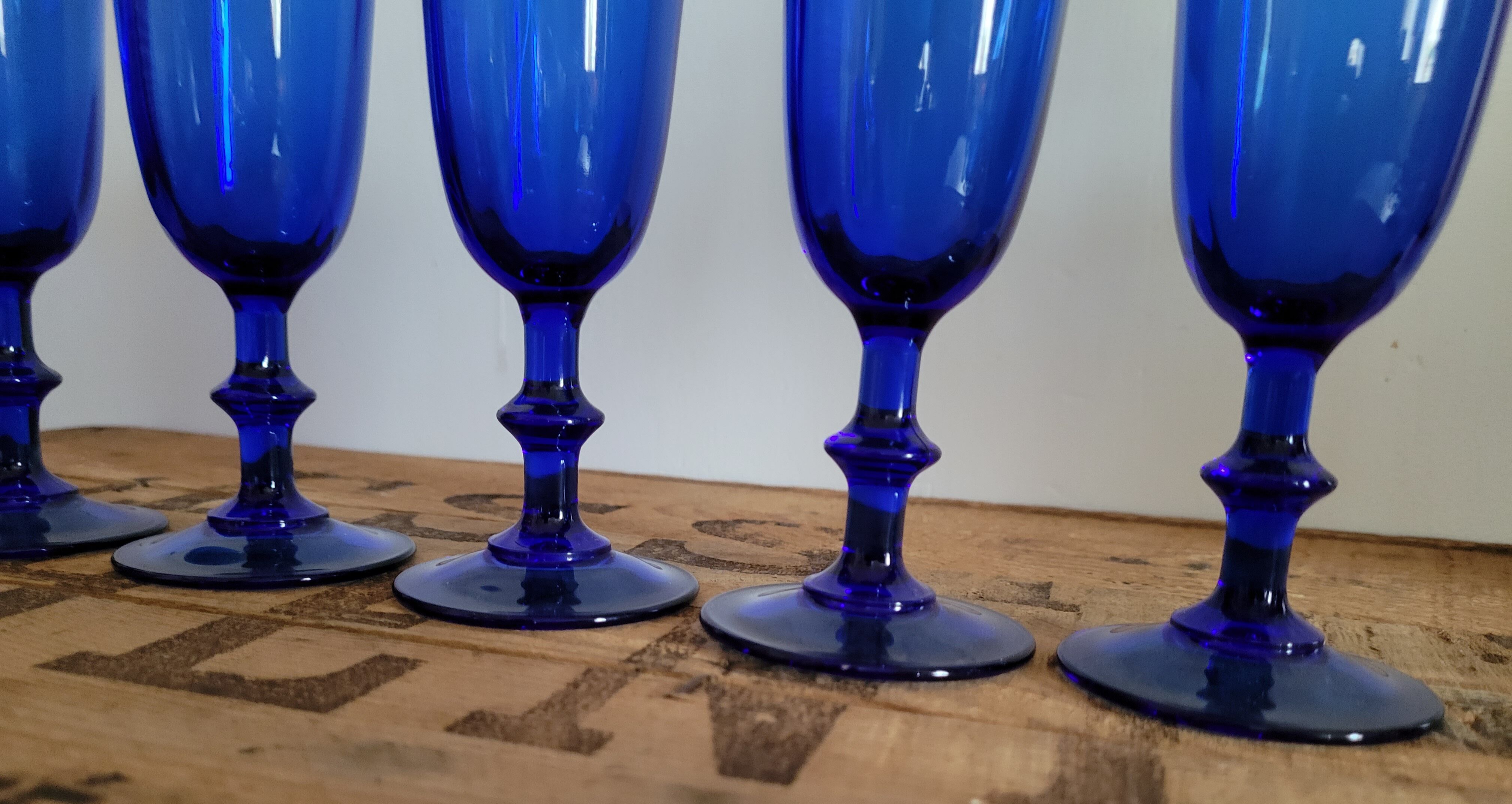 Set of 9 blue Luminarc Champagne flutes