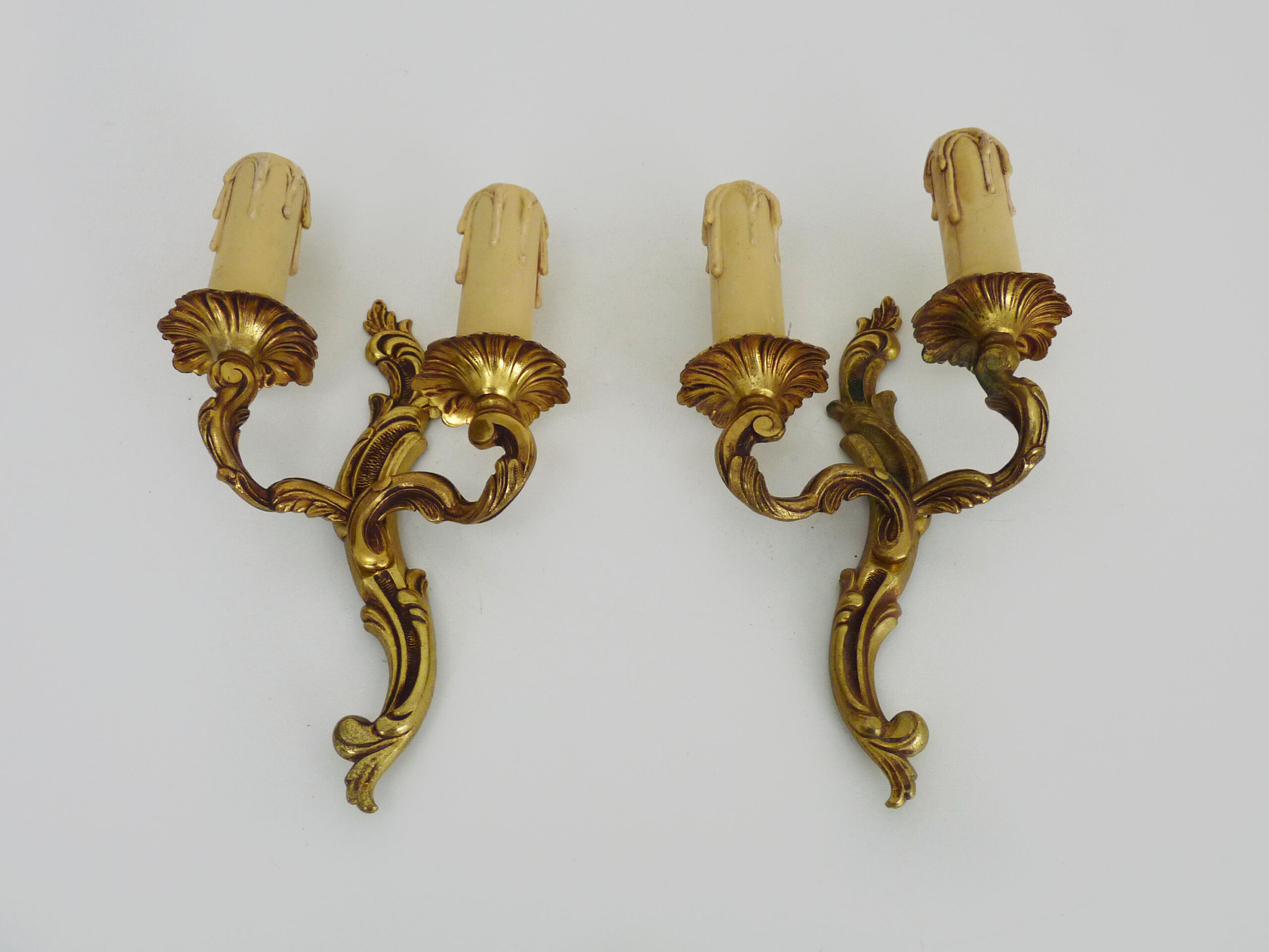 Old pair of wall sconces with double fires in real bronze, acanthus leaf. Year 50