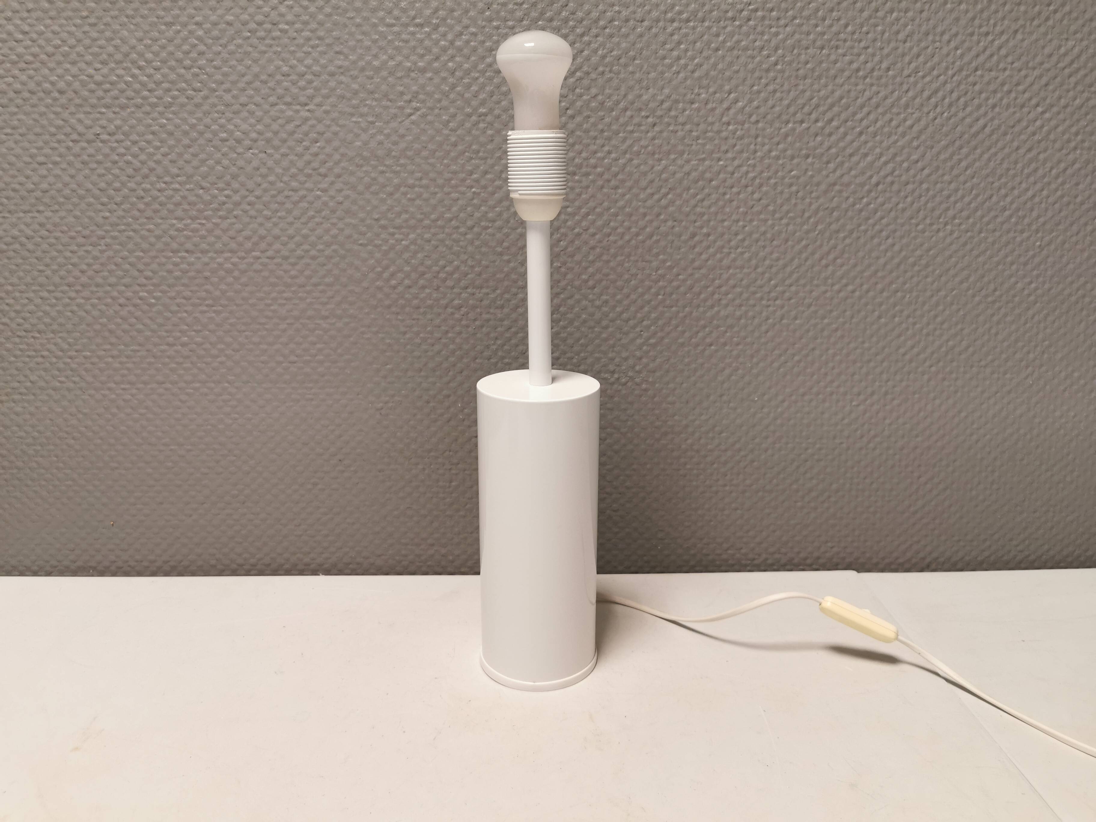 Classic table lamps in white lacquered metal from Danish Horn lighting 1980-90s.