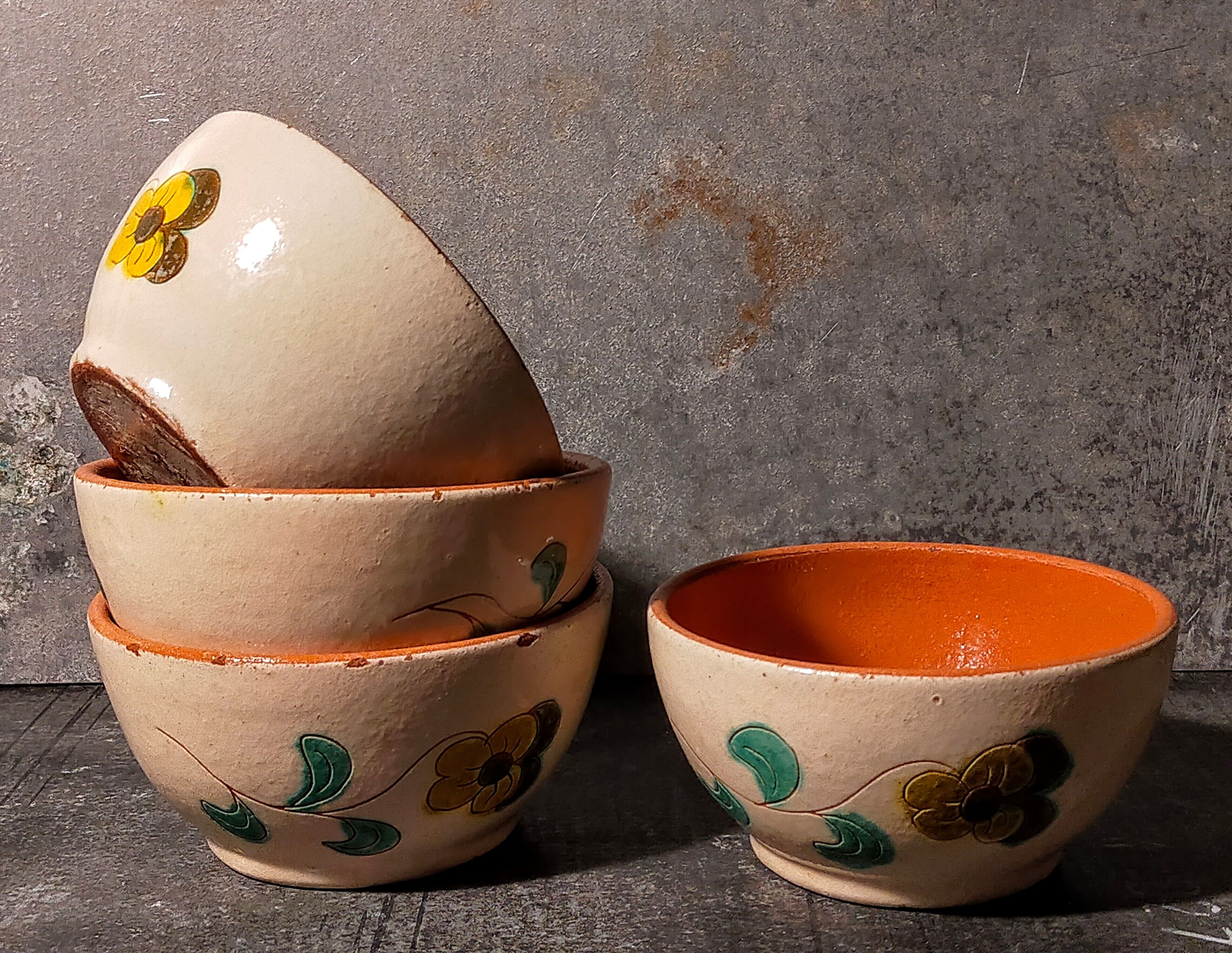 PRODUCT POP UP CHRISTMAS 2022 Four small potter's bowls in vintage enamelled earth