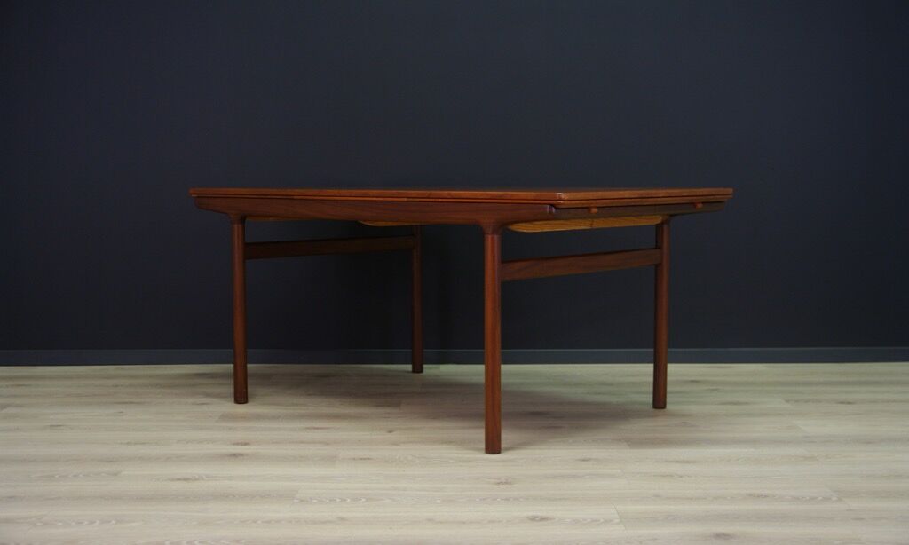 Johannes Andersen dining table classic teak