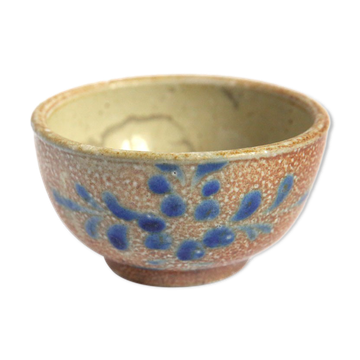 Sandstone bowl with blue flowers