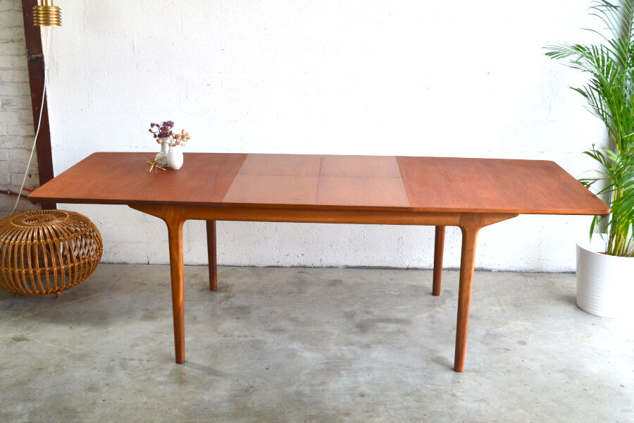 Table by McIntosh – double butterfly extensions