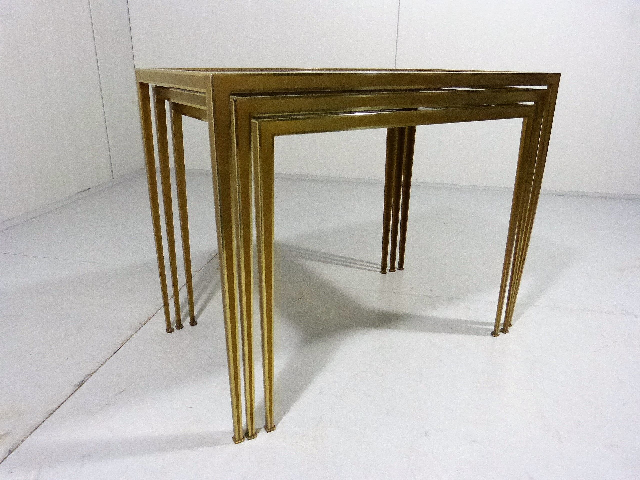 Set nesting tables in brass & glass by Deutsche Vereinigte Werkstätten