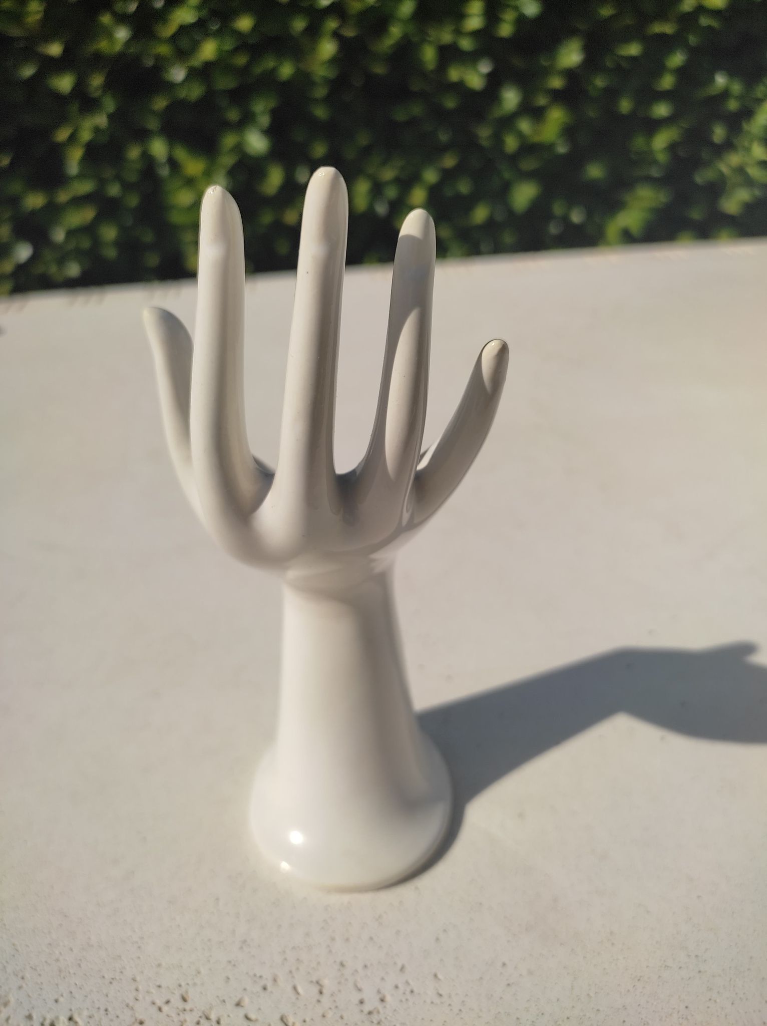 Soliflore vase, or jewelry holder, ring, in white ceramic.
