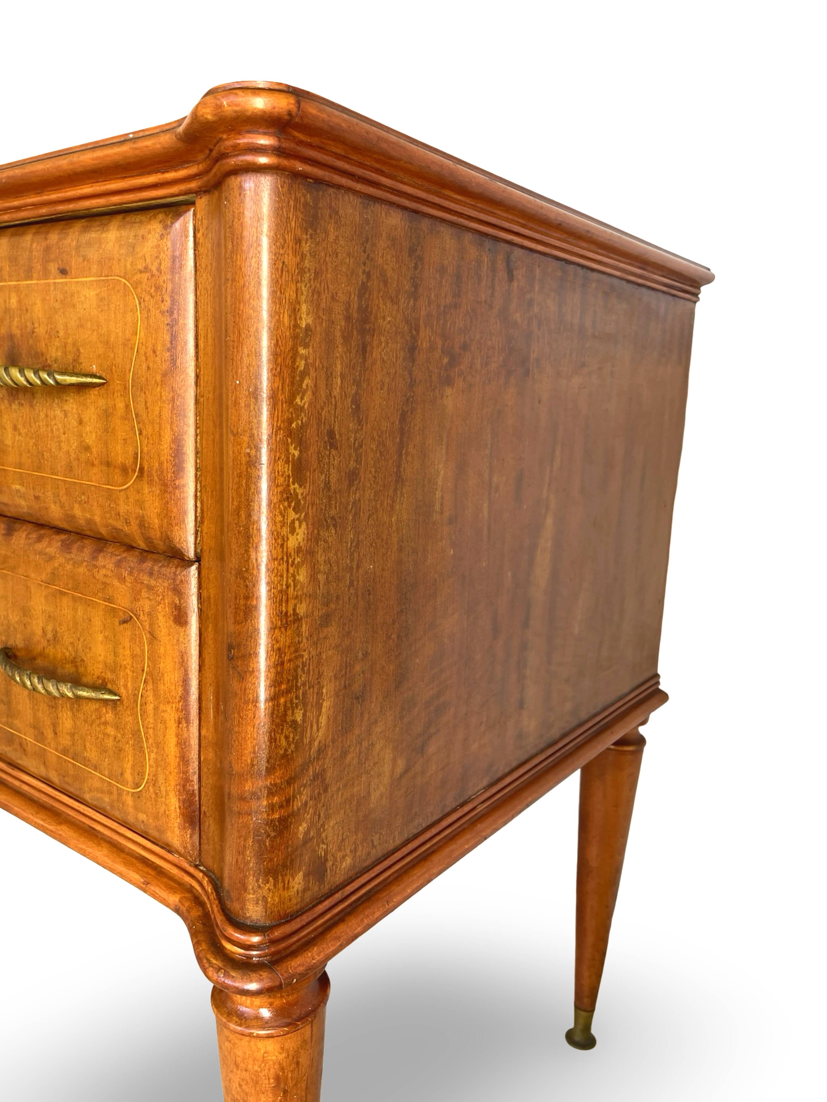 Une commode italienne vintage de style moderne du milieu du siècle