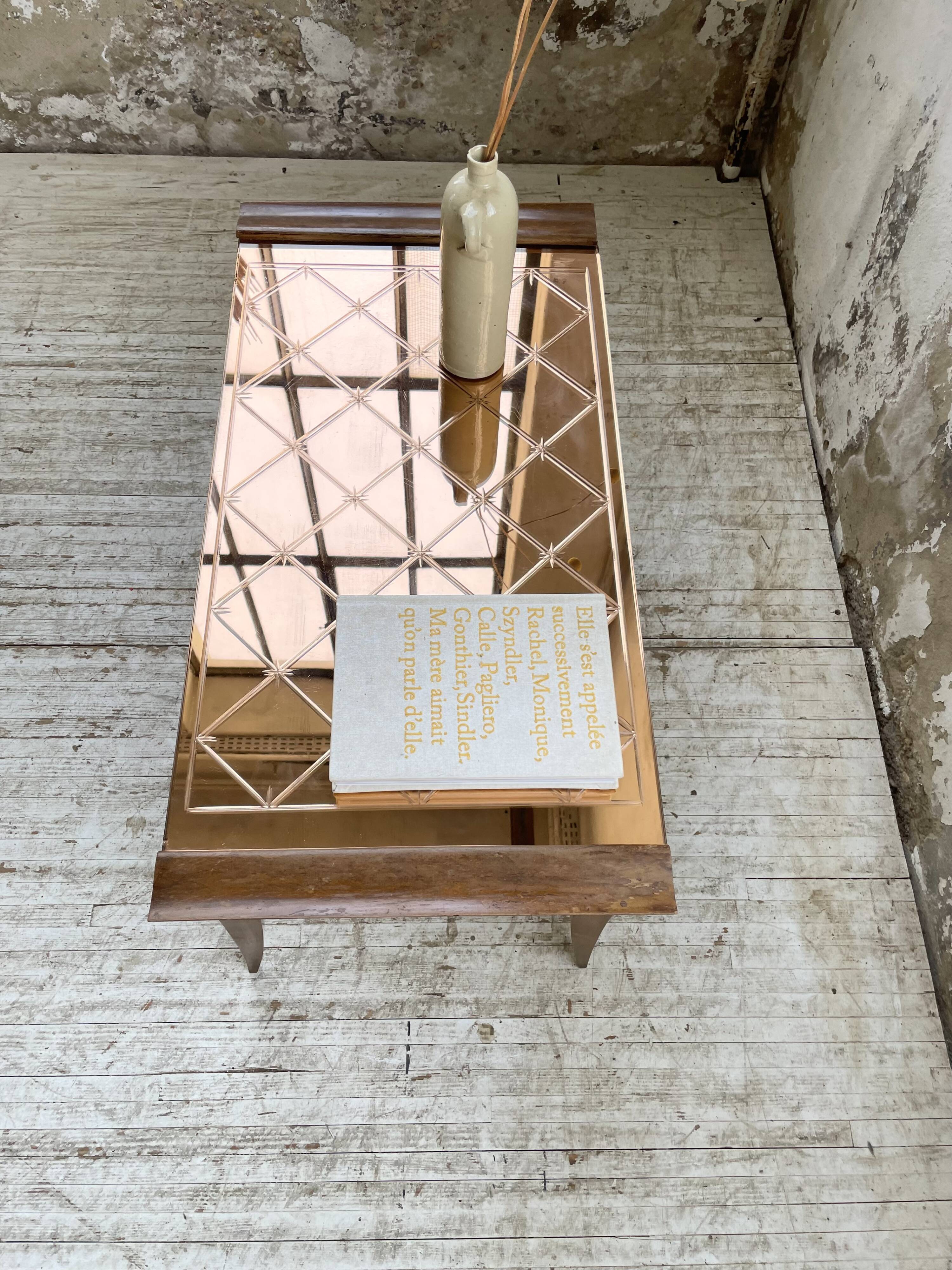 60s coffee table with pink mirror