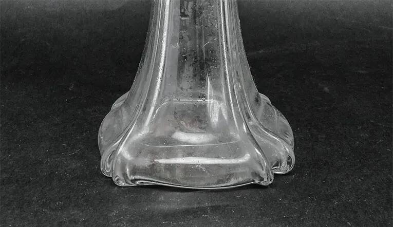 Vase Art nouveau, verre pressé, Hortensja Glassworks, Pologne, années 1930