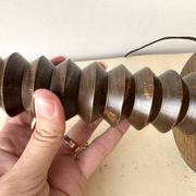 Pied de lampe rustique en bois tourné années 50, luminaire rustique vintage