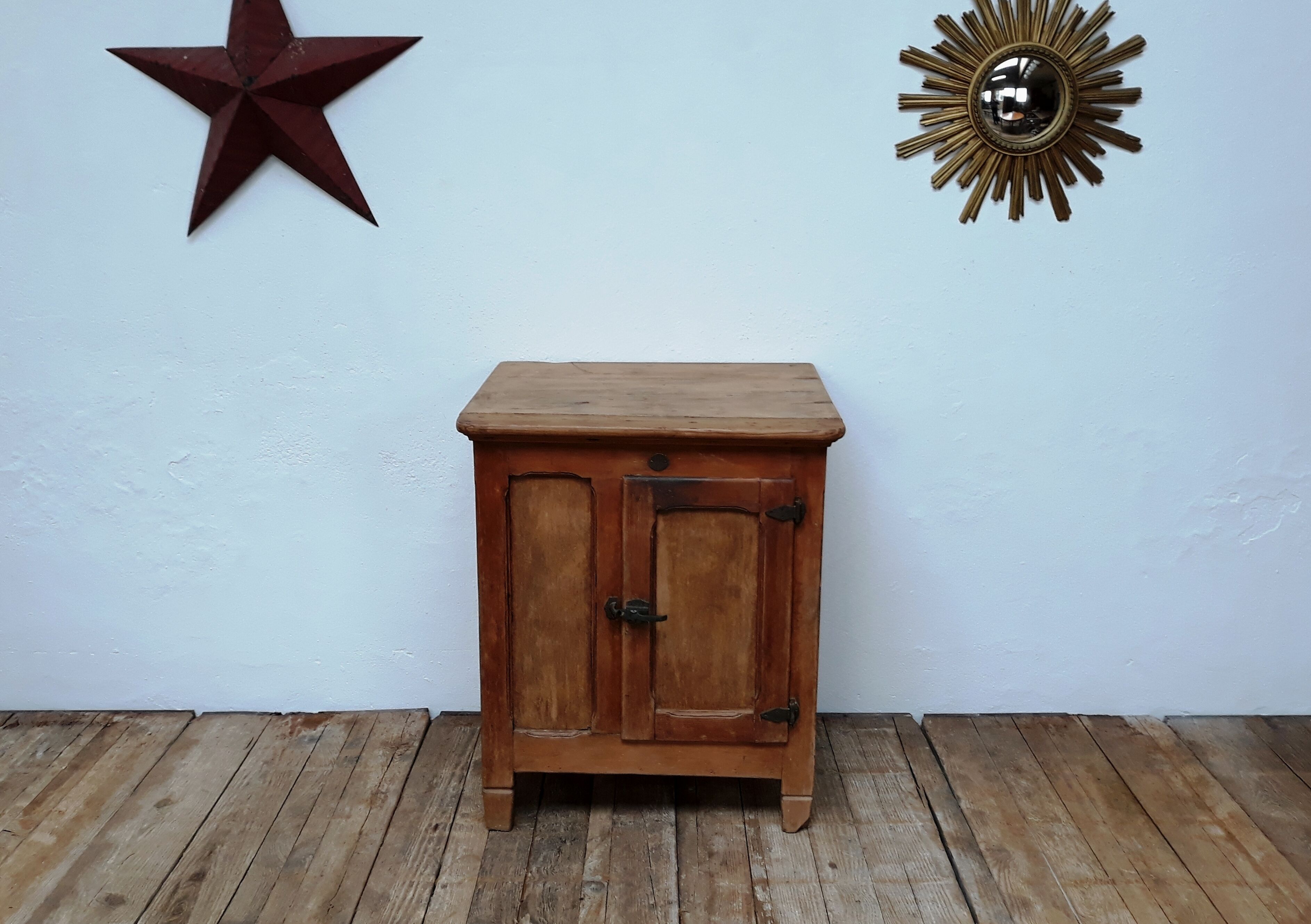 Cabinet cooler drink vintage