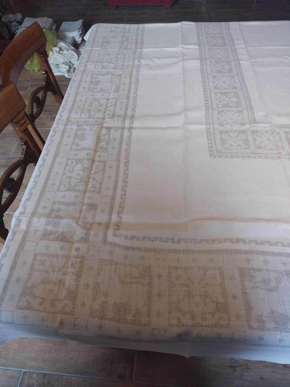 Nappe ancienne 24 couverts 283x200 brodé et monogrammé CC entrelacé