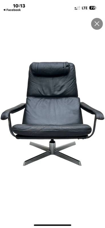 Vintage black leather lounge chair – swivel – 1970s