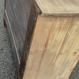 Ancient chest of drawers