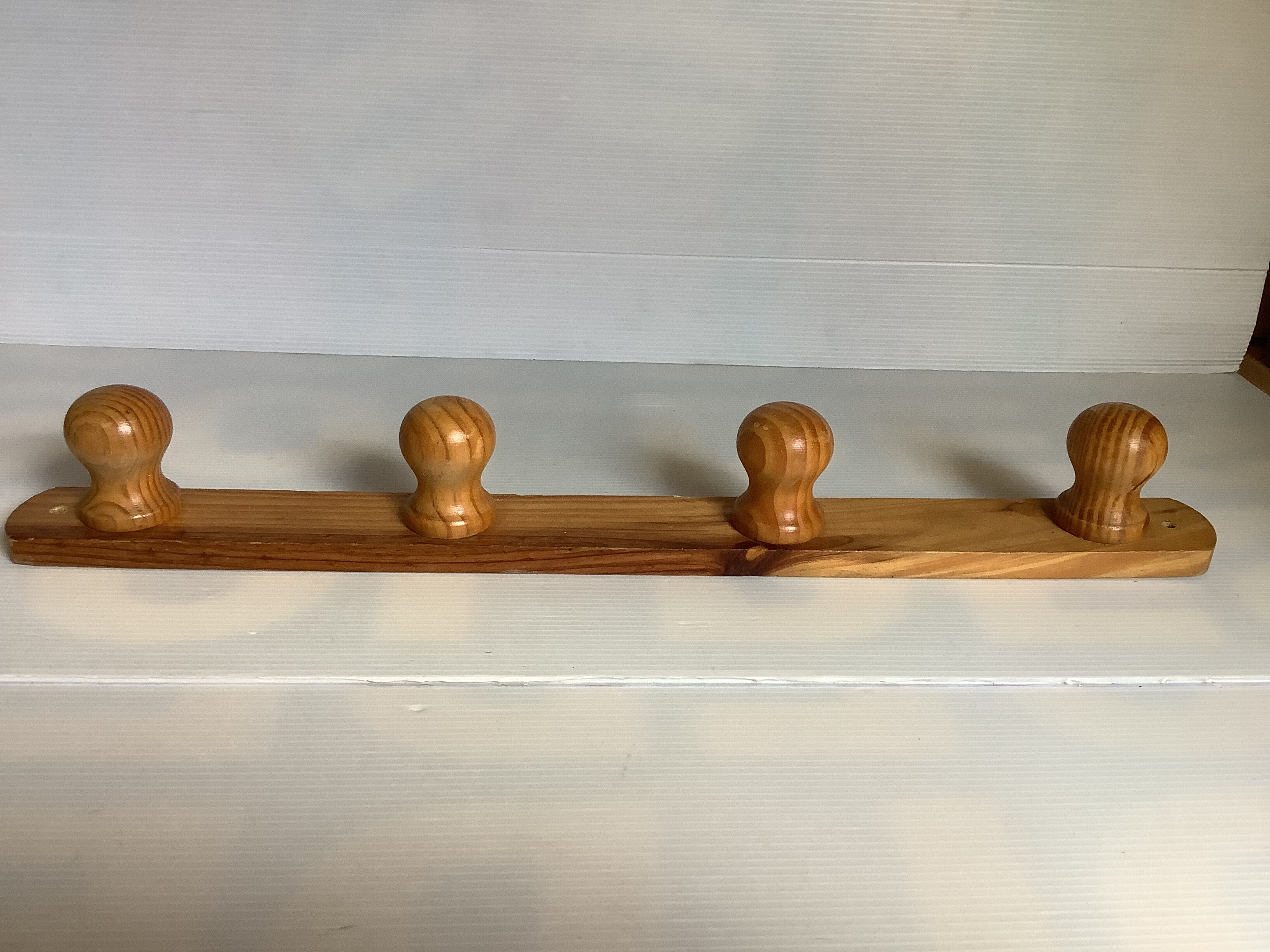 Coat rack in wood