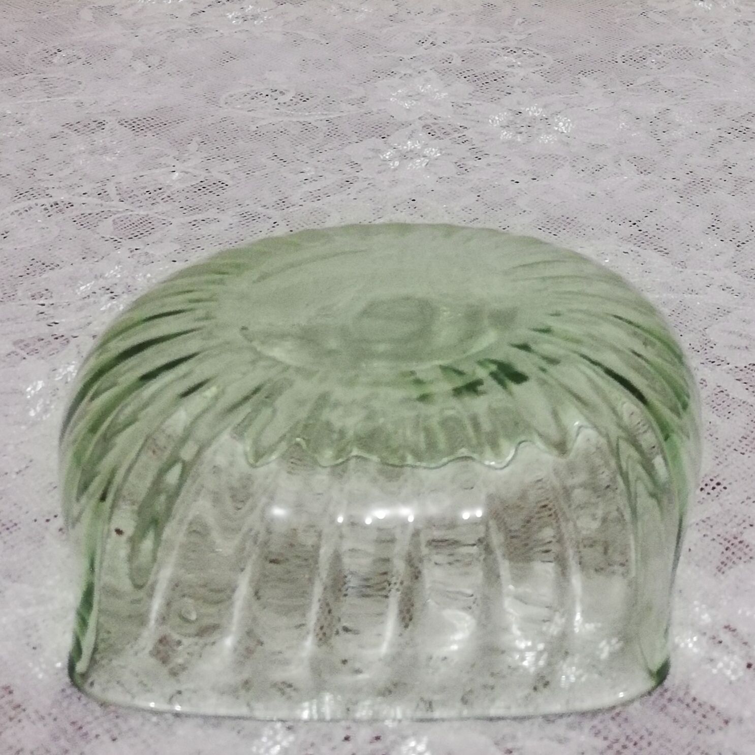 4 art deco glass cups