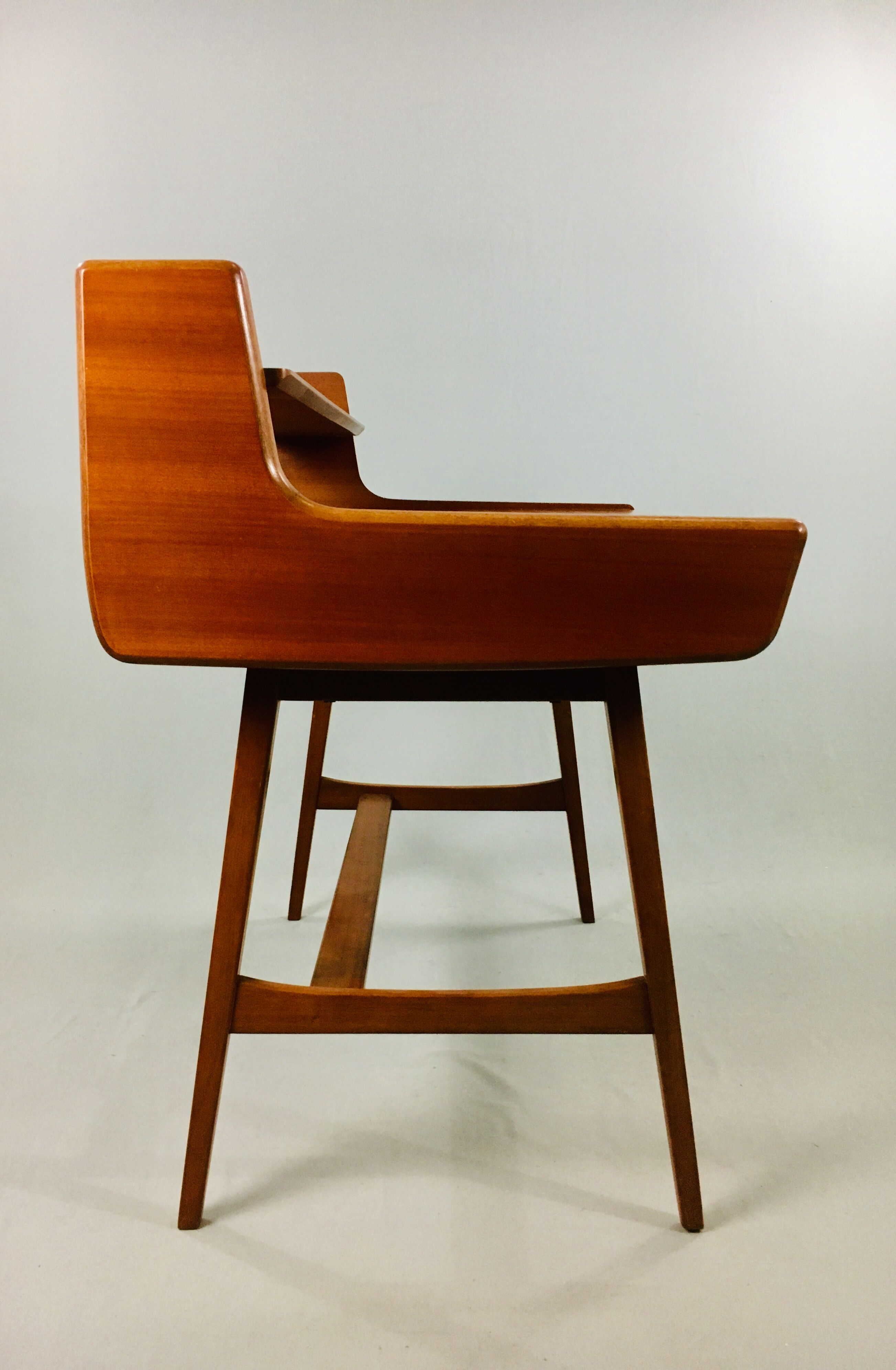 Desk of Jacques Hauville edition Bema