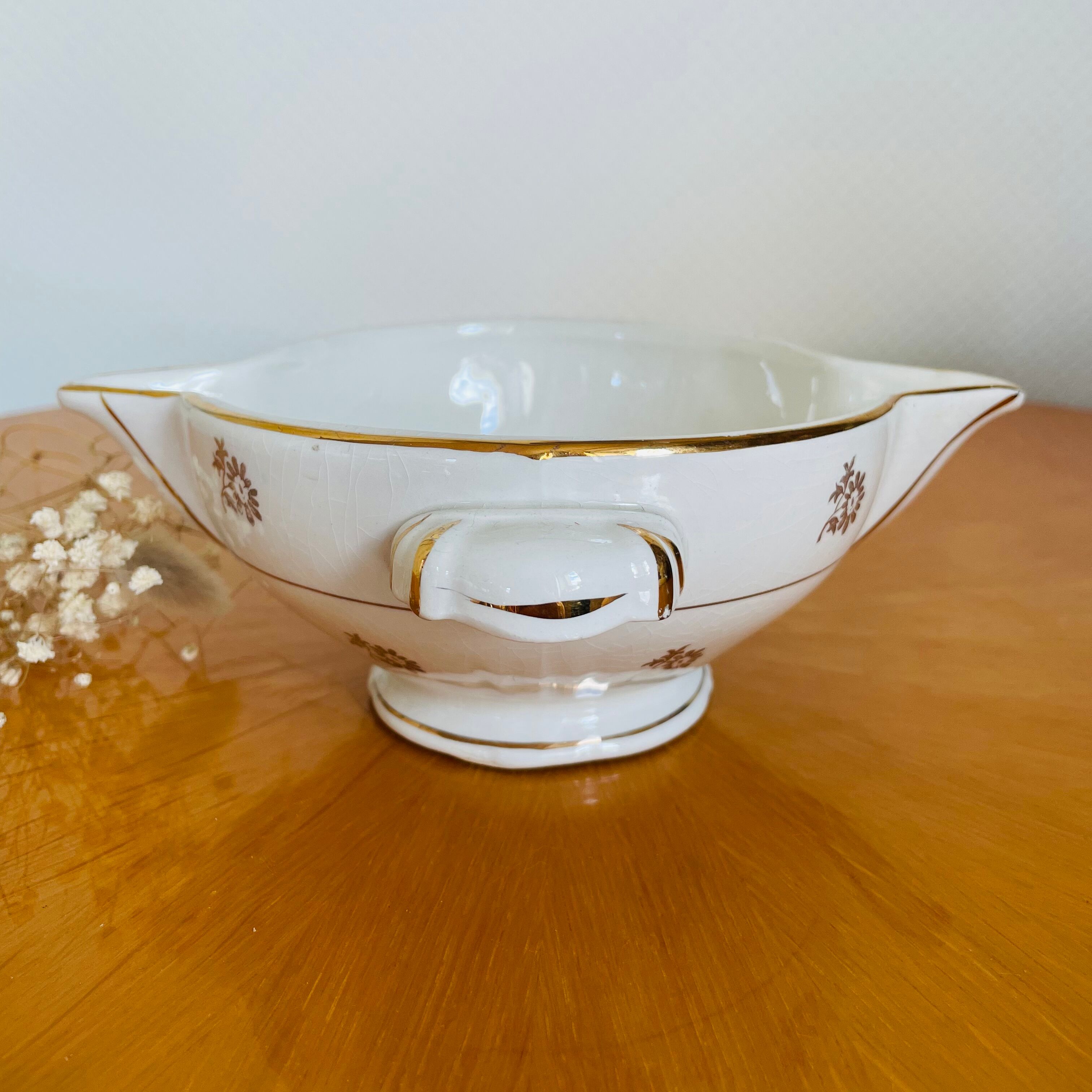 Flat earthenware gravy boat Moulin des Loups