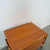 Teak ladekast met zwarte metalen grepen, tv meubel