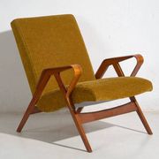 Set of two armchairs and pouf – Mid-century Modern (circa 1950). Three-piece set.