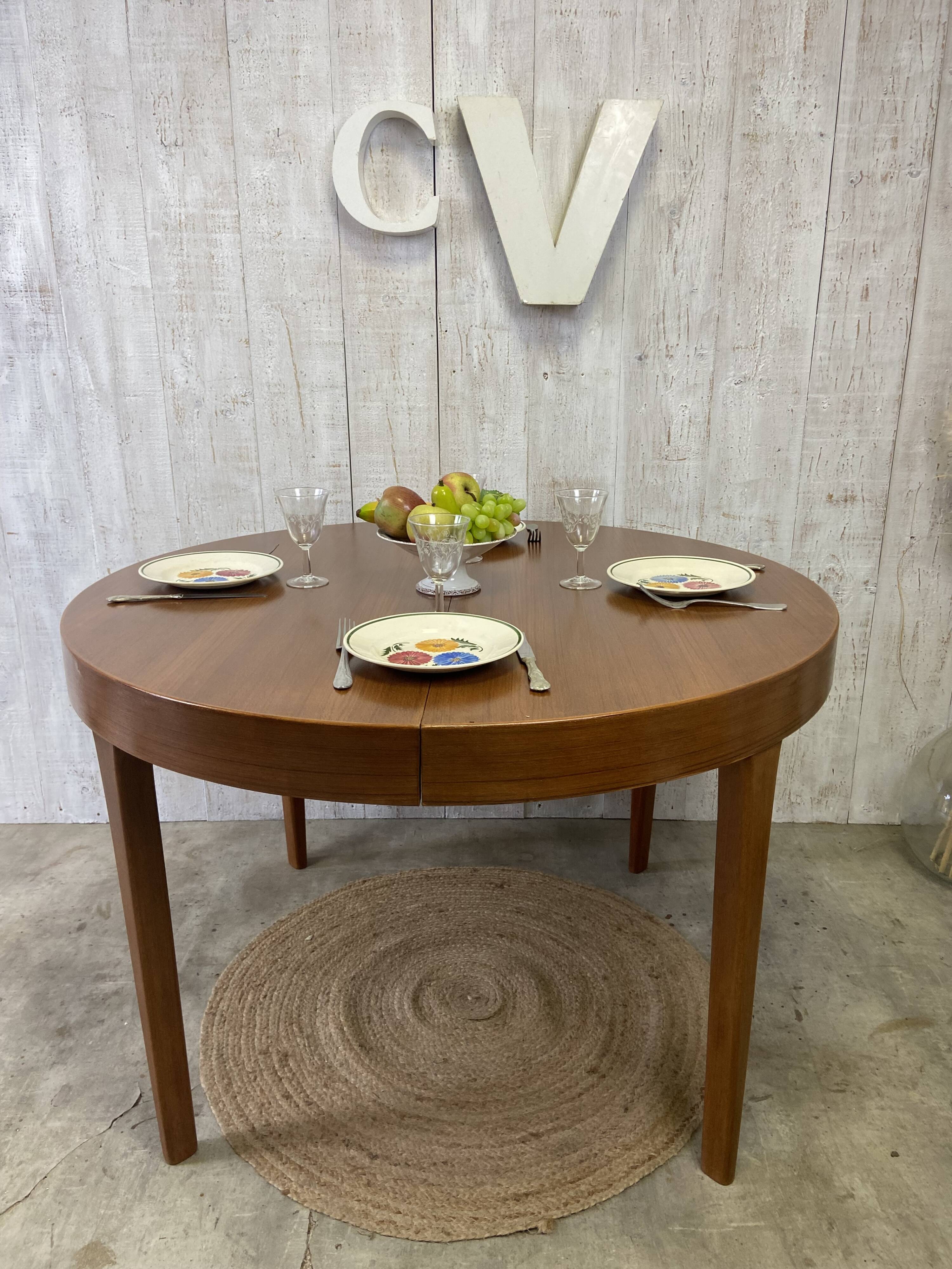 Vintage extendable table